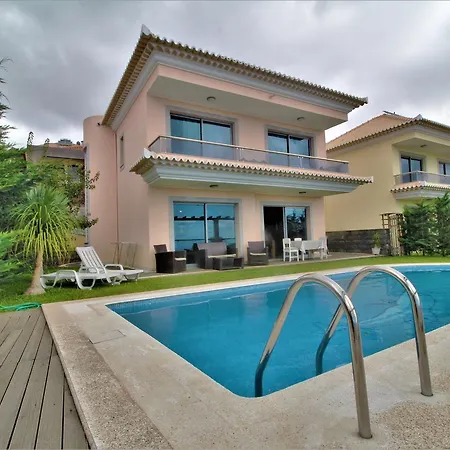 Villa Longueira Вилла *