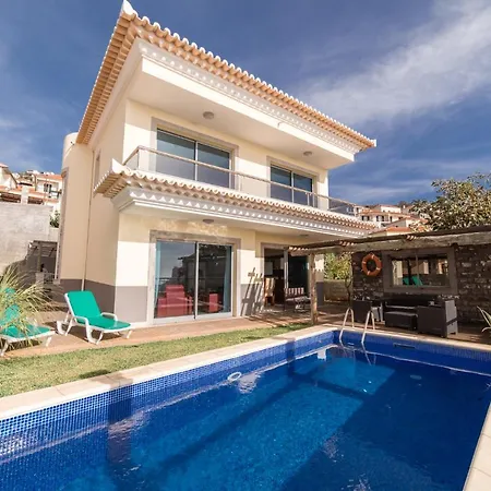Villa Longueira Вилла *